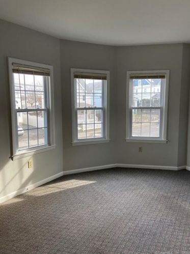 107 Lockwood Ave, Stamford, CT 06902-5200