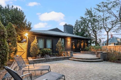 154 Arlington Ave, Providence RI  02906-2330 exterior