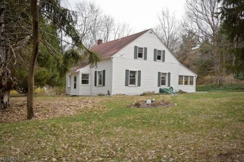 5 Saint Nicholas Village Rd, Glen Gardner, NJ 08826-3044