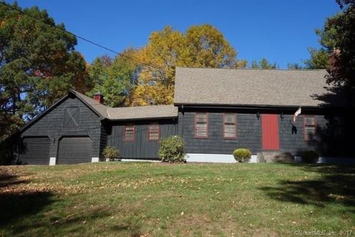 6 Park Rd, Colchester, CT 06415-2727