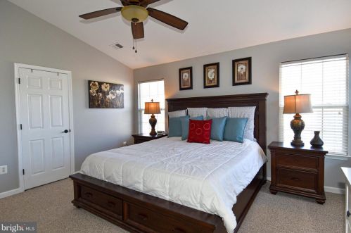 14276 Town Commons Way, Gainesville VA  20155-1497 exterior