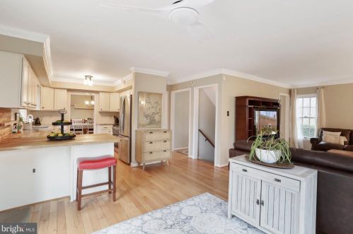 5550 Wide Oak Ct, Woodbridge VA  22192-6036 exterior