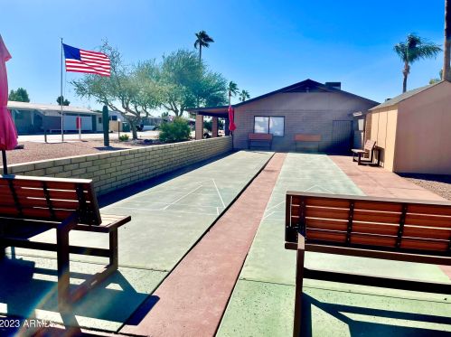 652 Ellsworth Rd, Mesa AZ 85207-6012 exterior