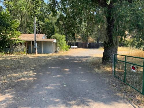 21801 Eastside Rd, Willits CA  95490-5700 exterior