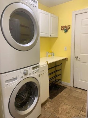 58 Johnson Cove Rd, Norwich CT  06351-1022 exterior