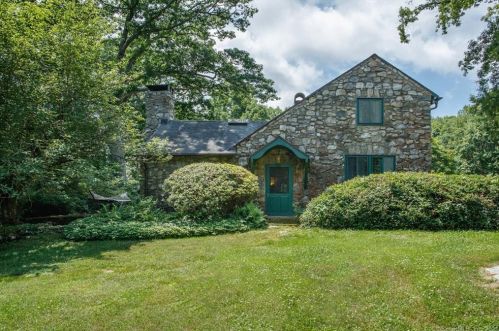 325 South Rd, Whaley Lake, NY 12531-5319