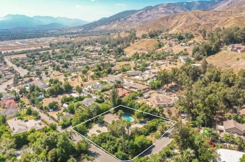 1520 Bonita Vista Dr, San Bernardino CA  92404-2104 exterior