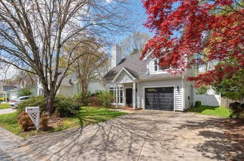35 Park Village Ln, Greensboro, NC 27455-2464