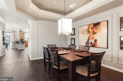 43589 Mcdowell Sq, Leesburg VA  20176-6528 exterior