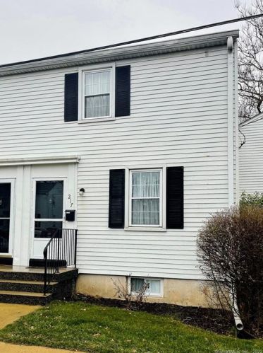 217 Sylvan Knoll Rd, Stamford, CT 06902-5315