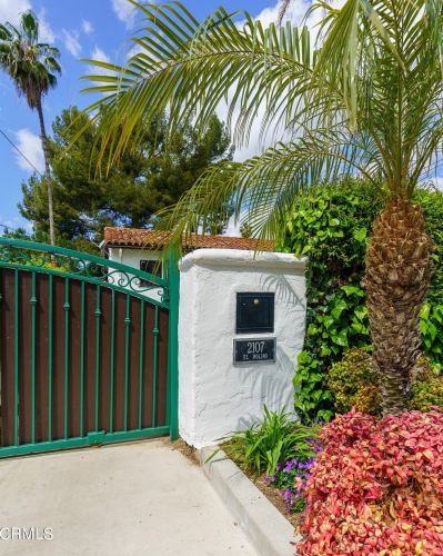 2107 El Molino Ave, Altadena, CA 91001-3011