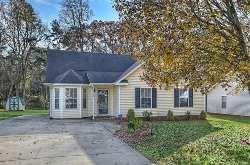 3134 Misty Creek Dr, Charlotte, NC 28269-4063
