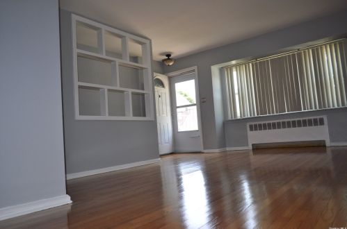 257 Bixley Heath, Lynbrook NY  11563-2918 exterior