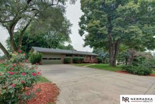 5732 81st St, Omaha, NE 68134-2064