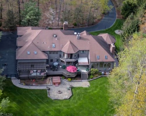 10 Mills Rdg, Sparta, NJ 07871-1153