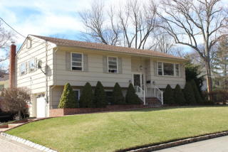 1 Spring Garden Dr, Madison NJ  07940-2218 exterior