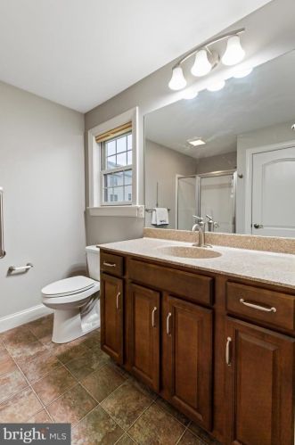 77 Midway Farms Ln, Lancaster PA  17602-2671 exterior