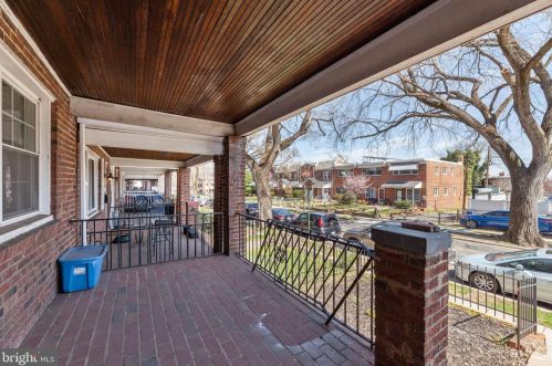 306 19th St, Washington, DC 20002-6705