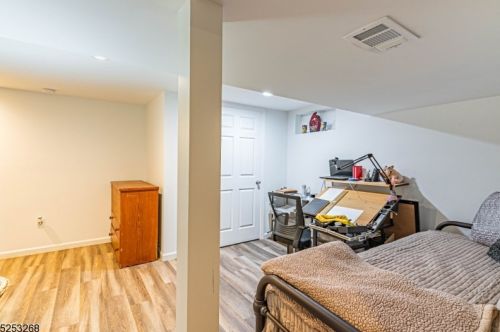 45 Longview Trl, Parsippany NJ  07834-2039 exterior