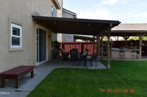 706 Princessa Dr, Oxnard CA  93030-7690 exterior