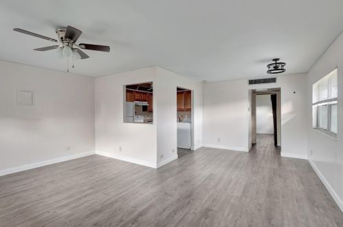 155 Valencia G, Delray Beach FL  33446-2055 exterior