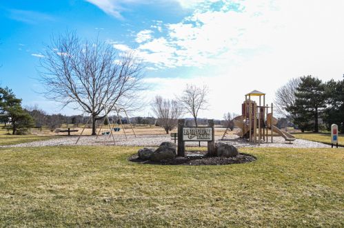 618 Park Dr, Waterford WI  53185-2890 exterior