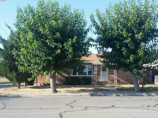 221 Woodrow St, Taft, CA 93268-2924