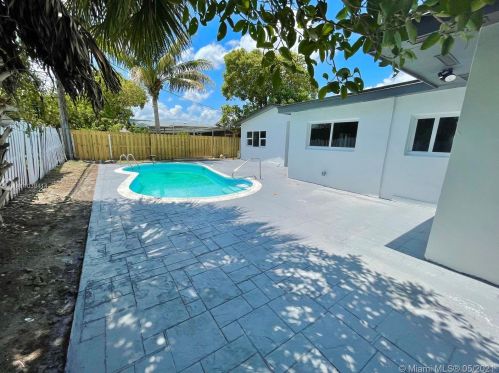 6716 33rd St, Hollywood FL  33023-4804 exterior