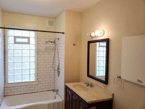 3476 Bartlett Ave, Milwaukee WI  53211-2801 exterior