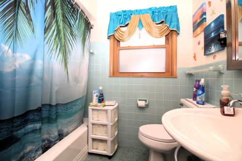 2524 63, Milwaukee WI 53219-2627 exterior