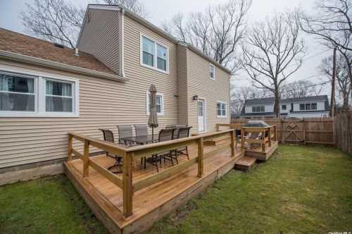 62 Chestnut Cir, Northport NY  11768-2008 exterior