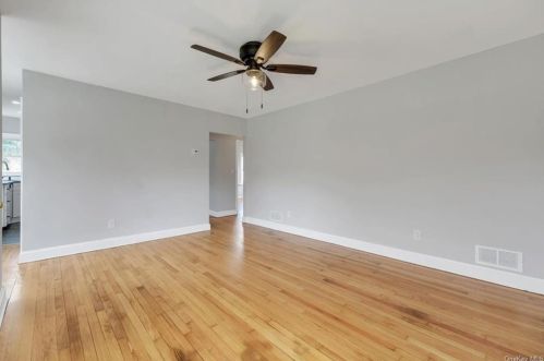 117 Mount Airy Rd, Newburgh NY  12553-6828 exterior