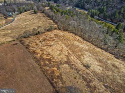 2695 Hemlock Dr, Palmerton PA  18071-9408 exterior