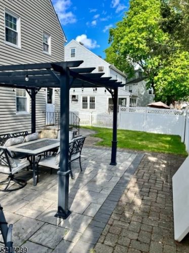 16 Haines Dr, Bloomfield NJ  07003-2906 exterior