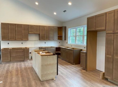 39 Pine View Ct, Terryville, CT 06786-4219
