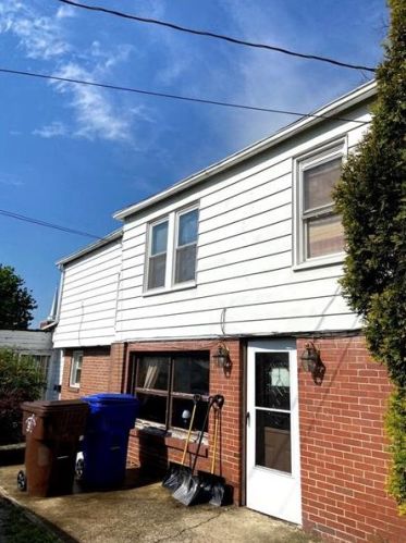 325 Wood St, New Wilmington, PA 16142-1015