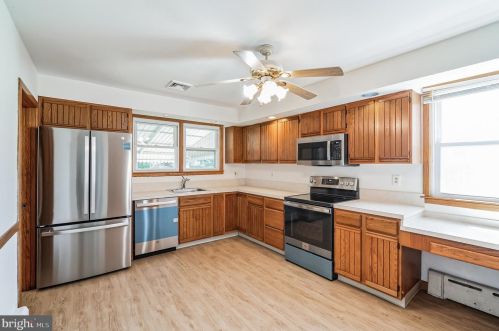 300 Highland Ter, Holmes PA  19043-1310 exterior