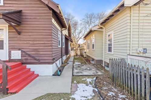 3013 Bartlett Ave, Milwaukee WI 53211-3215 exterior