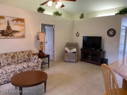 882 Majestic Ave, Sebastian FL  32958-6014 exterior