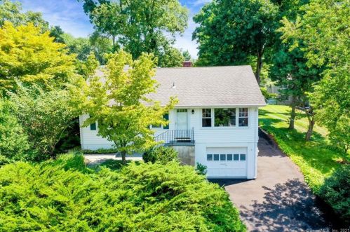 11 Revonah Ave, Stamford, CT 06905-4006