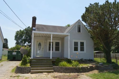 4204 Lake Dreamland Dr, Louisville, KY 40216-3219