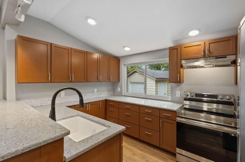 744 Pike St, Pataskala, OH 43062-1219