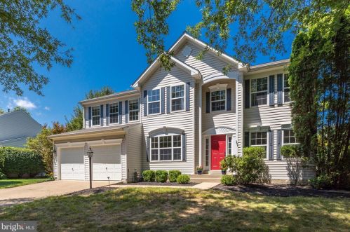 109 Locust Grove Dr, Purcellville, VA 20132-3279