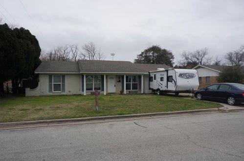 5113 Laurel Ln, Fort Worth, TX 76180-6905