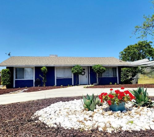 951 California Ave, Beaumont CA  92223-1617 exterior