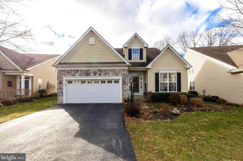 717 Village Ave, Collegeville, PA 19426-4165