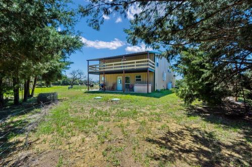 941 Reason Jones Rd, Valley View, TX 76272-8060