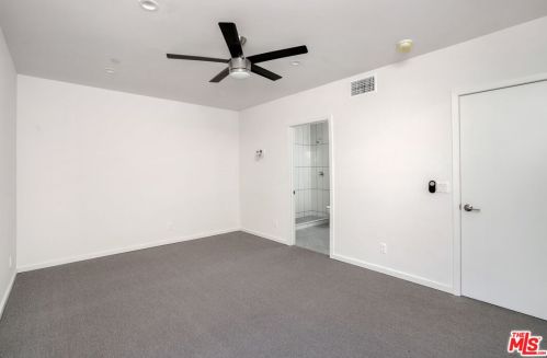 14754 Gilmore St, Van Nuys CA 91411-1520 exterior