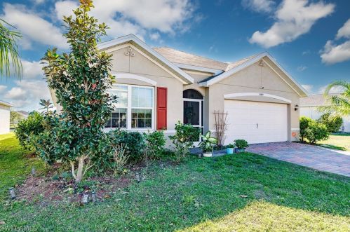 10497 Canal Brook Ln, Lehigh Acres, FL 33936-6628
