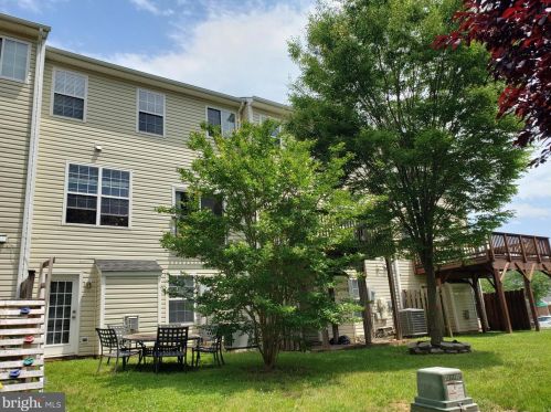 6102 Popes Creek Pl, Haymarket VA  20169-5421 exterior